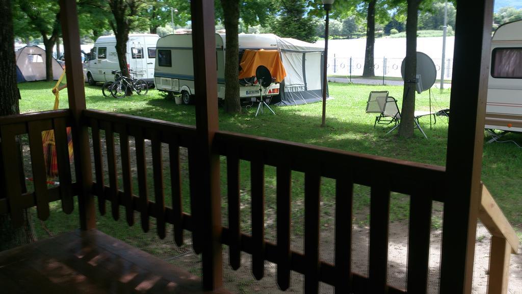 Camping Hotel Au Lac De Como Sorico Oda fotoğraf