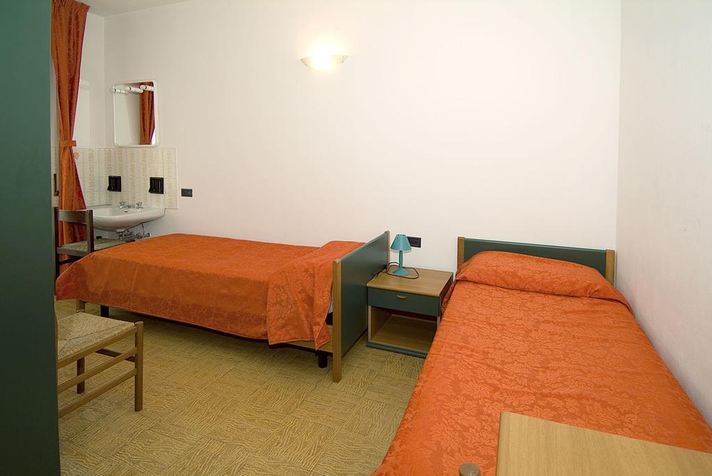Camping Hotel Au Lac De Como Sorico Oda fotoğraf