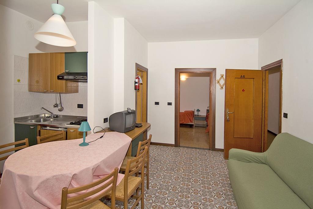 Camping Hotel Au Lac De Como Sorico Oda fotoğraf